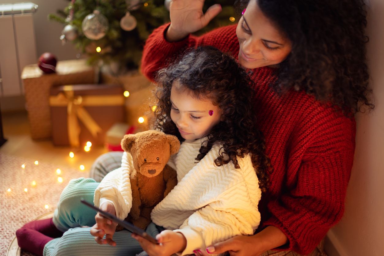 3 Ways to Help Your Kids Give This Christmas - Family Good Things